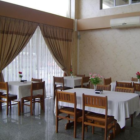 Royal Boss Hotel Yangon Exterior foto