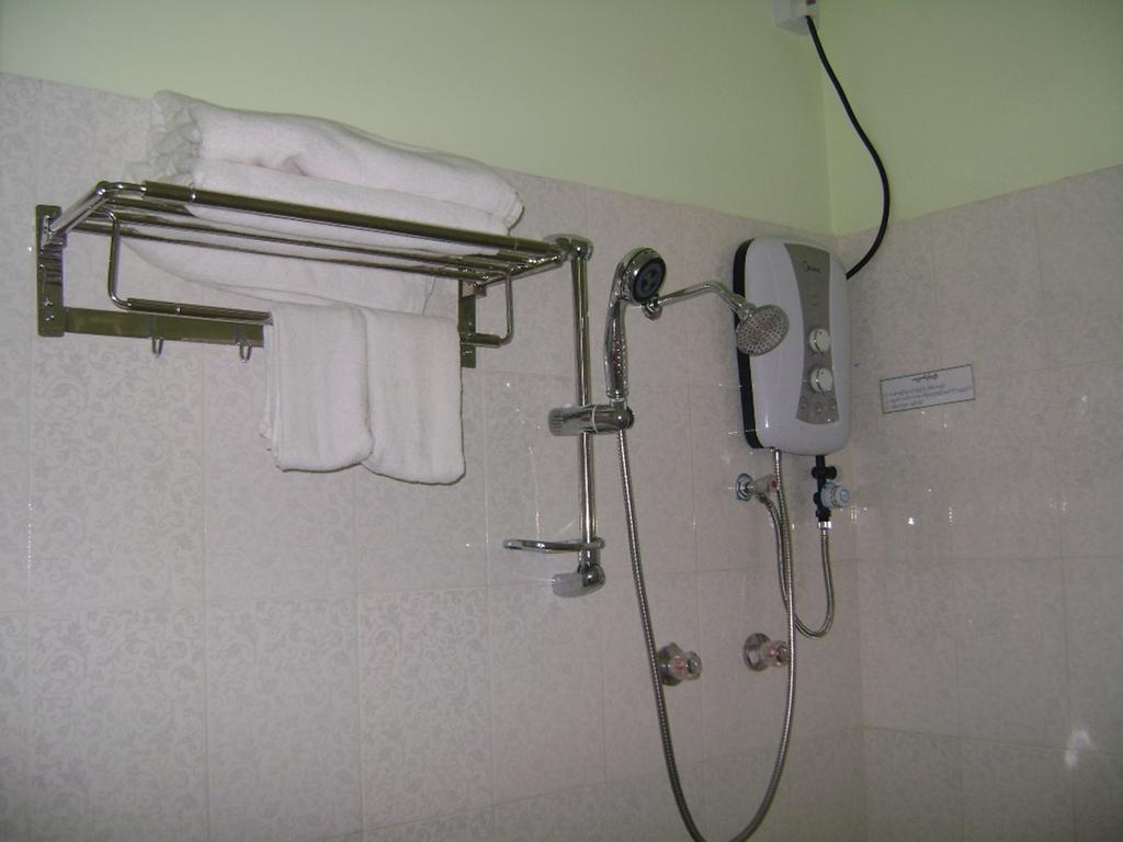 Royal Boss Hotel Yangon Zimmer foto